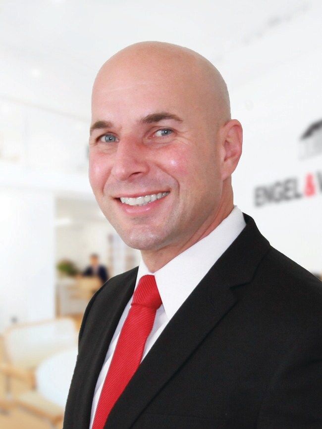 Agent Photo