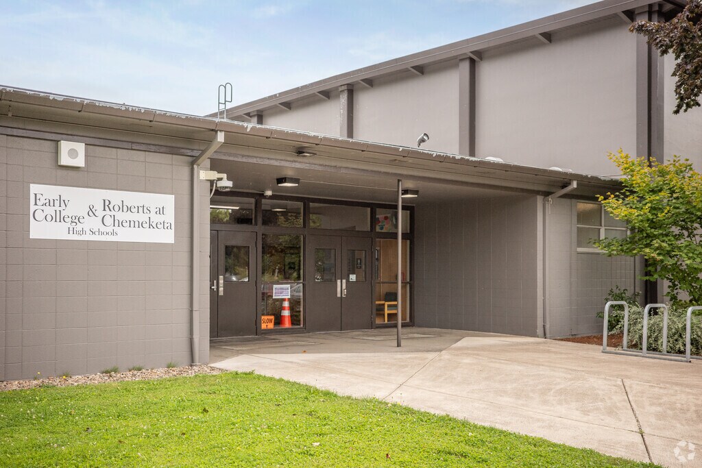 Early College High School is a Public High School in Hayesville, Salem OR.