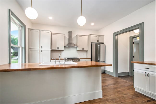 523 W Marion St, South Bend, IN 46601 - photo 5