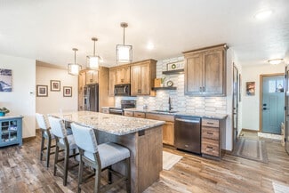 4221 N Knob Hill Ct, Sioux Falls, SD 57107