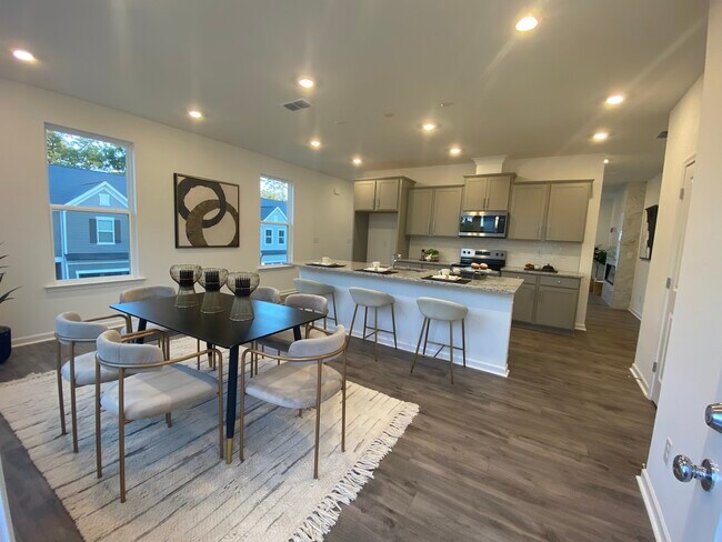 5003 Rill Ct, Charlotte, NC 28262 - photo 5