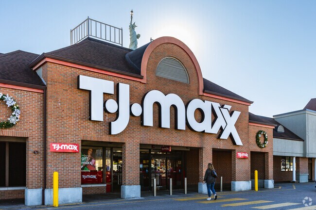 Labelle residents can conveniently shop the deals at TJ Maxx.