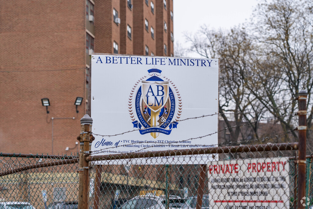 The TET Christian Academy seems to share a building with A Better Life Ministries.