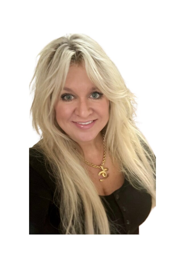 KATHY CASARIN