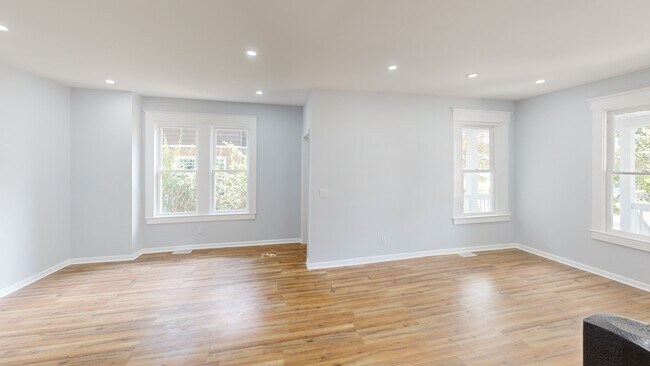 78 Oak Ln, Ewing, NJ 08618 - photo 2
