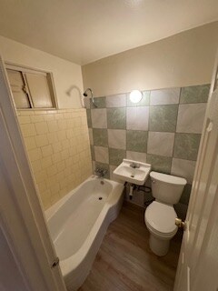112 S Eucalyptus Ave unit 5, Inglewood, CA 90301 - photo 2