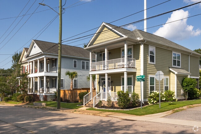 Old Shandon in Columbia has beautiful multi-level homes.
