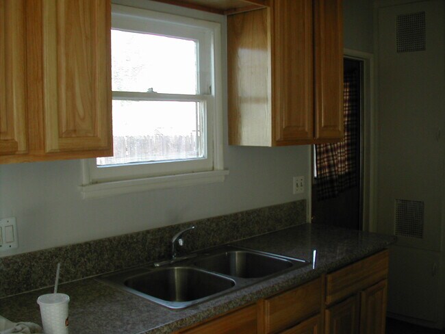 654 Loranne Ave, Pomona, CA 91767 - photo 7