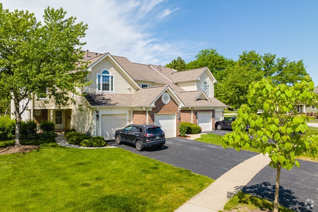 Brick multi-level Townhomes in East Schaumburg have a timeless appearance.