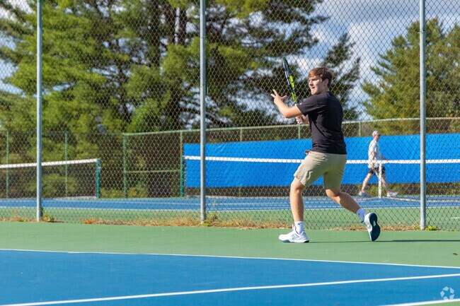 Northside Park is ideal for nature lovers, with outdoor activities just steps away.