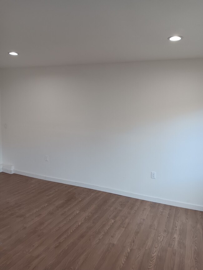 44279 Carolside Ave unit 1, Lancaster, CA 93535 - photo 7