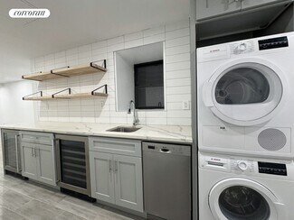 323 E 93rd St, New York, NY 10128