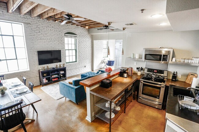 1039 Constance St unit ID1265377P, New Orleans, LA 70130 - photo 3