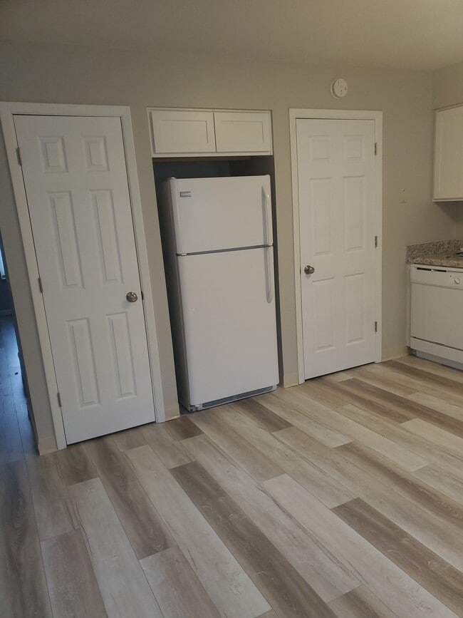 20 Eastgate Ave W, West Jefferson, OH 43162 - photo 2