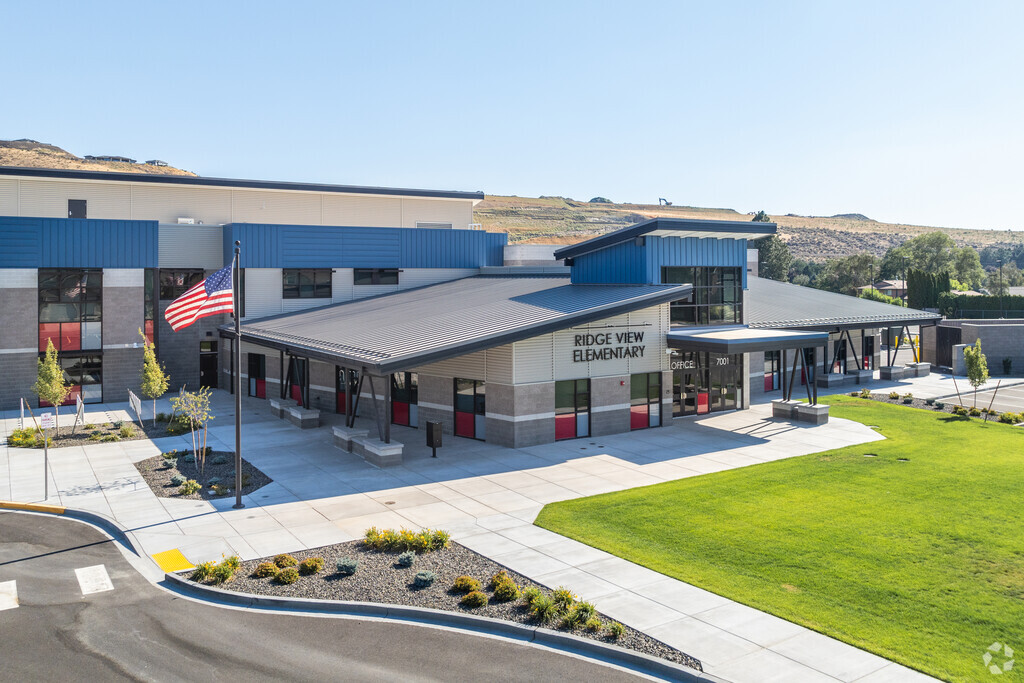 Ridge View Elementary accepts students from the Hansen Park neighborhood.