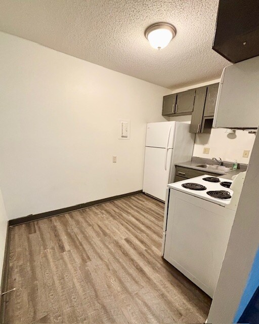 1805 Arlington Ave unit 7, Des Moines, IA 50314 - photo 2