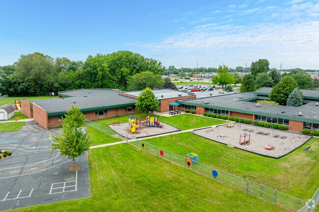 Darrough Chapel Head Start teaches children starting at 3 years of age.