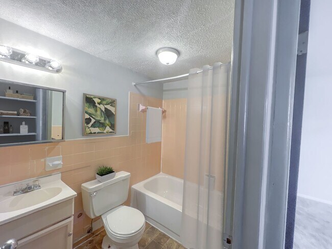 Stacey Ann Apartments, Detroit, MI 48227 - photo 2