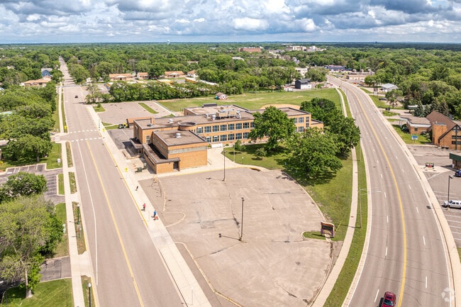 Lincoln Elementary School for the Arts is located in Anoka, MN.