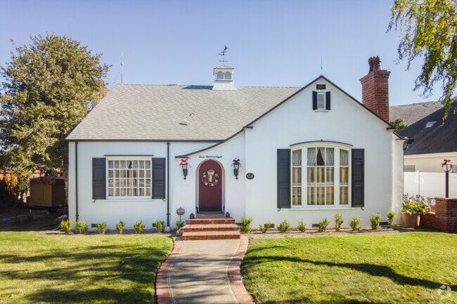 There are many newer homes in West Lompoc.