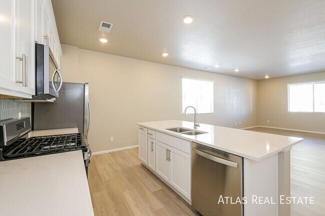 20982 E 66th Ave, Aurora, CO 80019 - photo 7