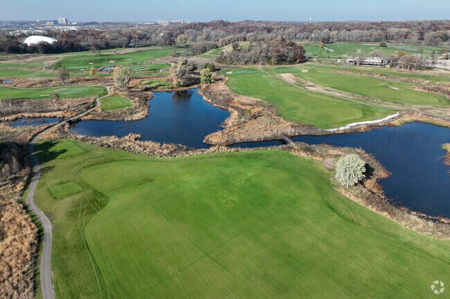 Braemar Golf Course sits on 500 acres of scenic lakes and untouched oak ridges.