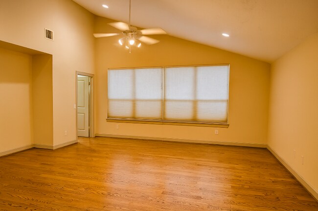 5311 Lillian St, Houston, TX 77007 - photo 7