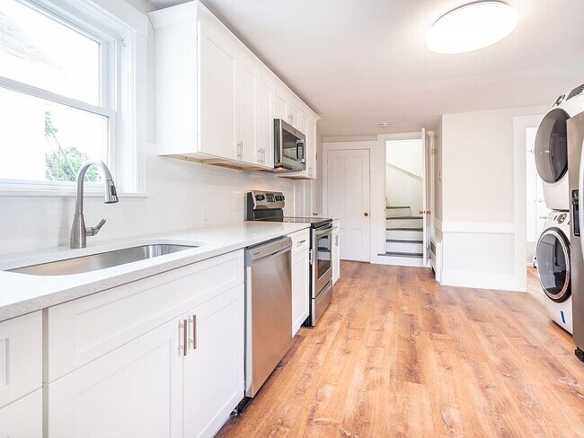 50 Hawthorn St unit 2A, Newton, MA 02458 - photo 4