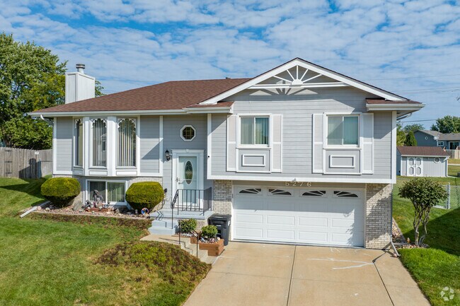 Styles span raised ranch to multi‑level, with some Colonial Revival, across the area.