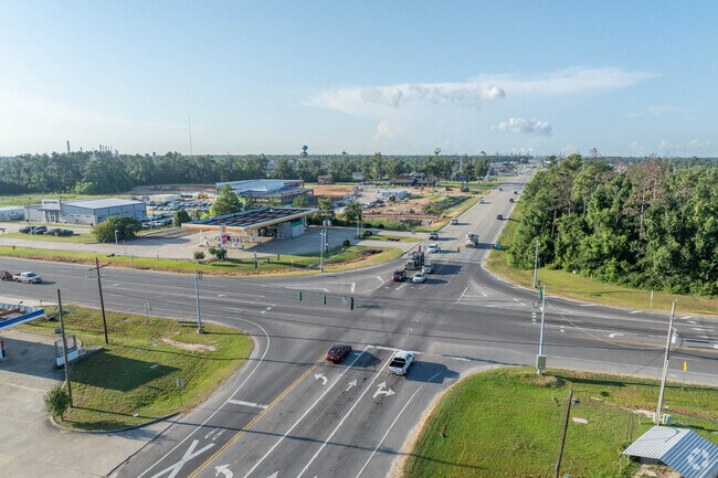 Several highways run by Maplewood, providing easy access to other areas of the city.