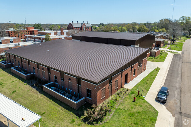 Raymond Elementary School has a student to teacher ratio of 12 to 1.