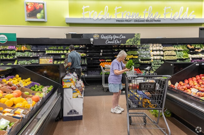 Residents love shopping for groceries at Albertsons.