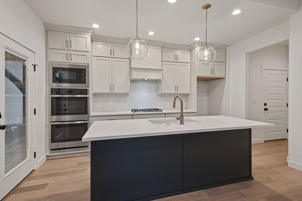 7009 W Lake Ave, South Jordan, UT 84009 - photo 1