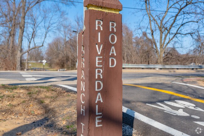 Riverdale Road has lots of different hiking trail entrances for residents to enjoy.