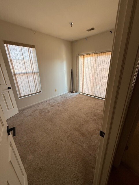 3741 S Wayne Rd unit Fountainplace, Wayne, MI 48184 - photo 4