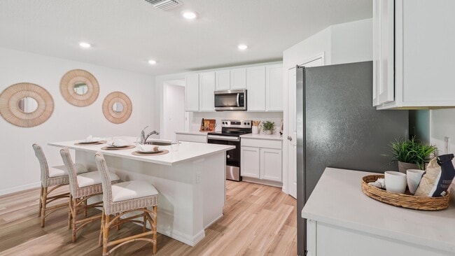 9251 Manchester St, Spring Hill, FL 34606 - photo 5