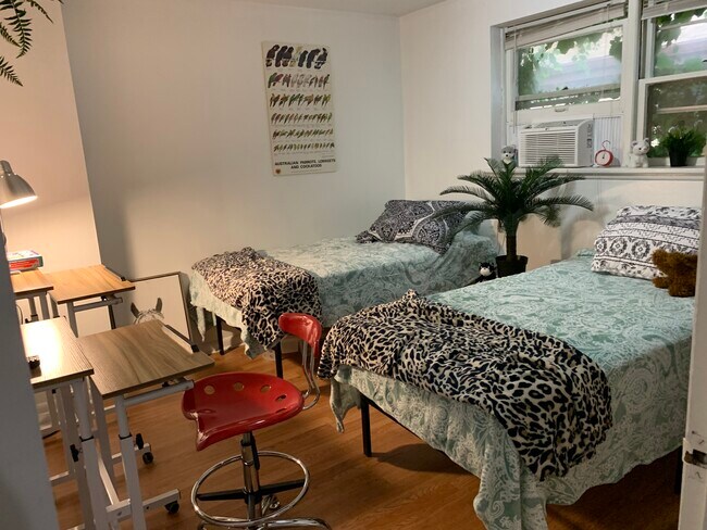 3411 S Howell Ave unit 1, Milwaukee, WI 53207 - photo 5