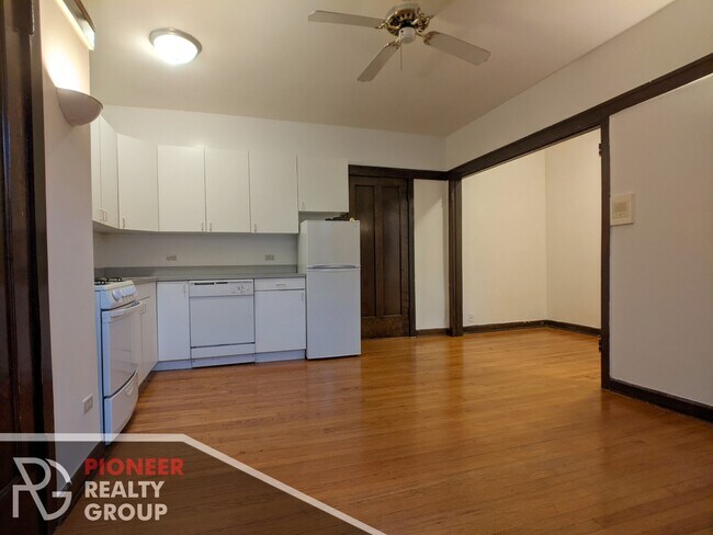 820 W Waveland Ave unit 816-02, Chicago, IL 60613 - photo 3