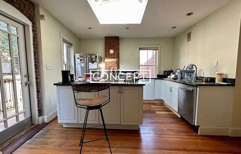 149 Highland St unit 2B, Boston, MA 02119 - photo 1