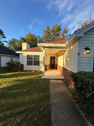 8 Saint Ives Dr, Savannah, GA 31419