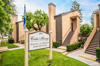 393 Hamilton St, Costa Mesa, CA 92627
