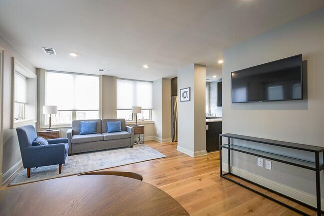 2100 Newport Place NW unit ID679P, Washington, DC 20037 - photo 5
