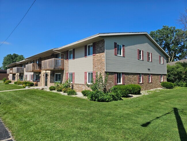 Wilson Heights, Menasha, WI 54952 - photo 4