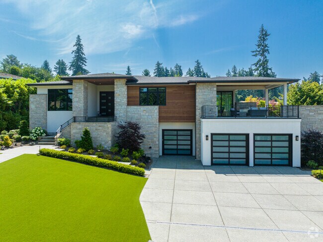 Lake Hills homes often take advantage of a variety of textures.