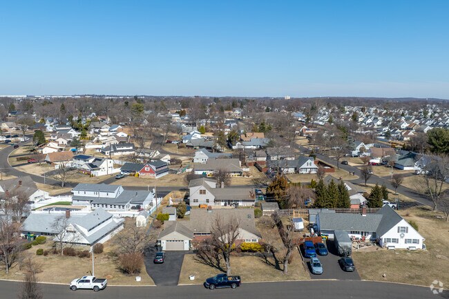 Red Rose Gate is a small community made up mostly of single family Ranch style homes.