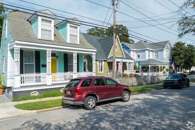 Colorful homes are found in the Oakdale neighborhood.