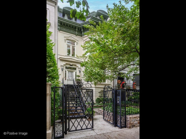 1314 N Dearborn St unit 1, Chicago, IL 60610 - photo 1