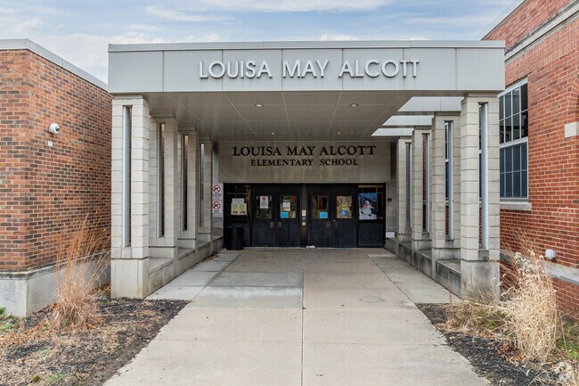 Louisa May Alcott Elementary, in Edgewater, has received an overall grade of C from Niche.