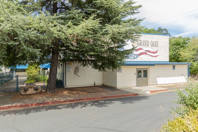 81 percent of students at Grand Oaks Elementary School are on free or reduced lunch.