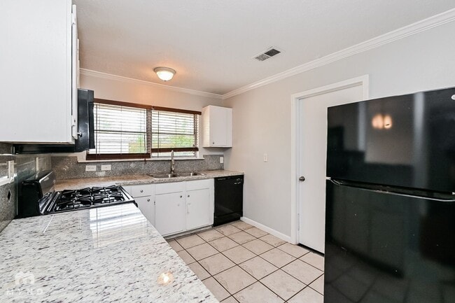 4418 Tareyton Ln, Houston, TX 77047 - photo 2